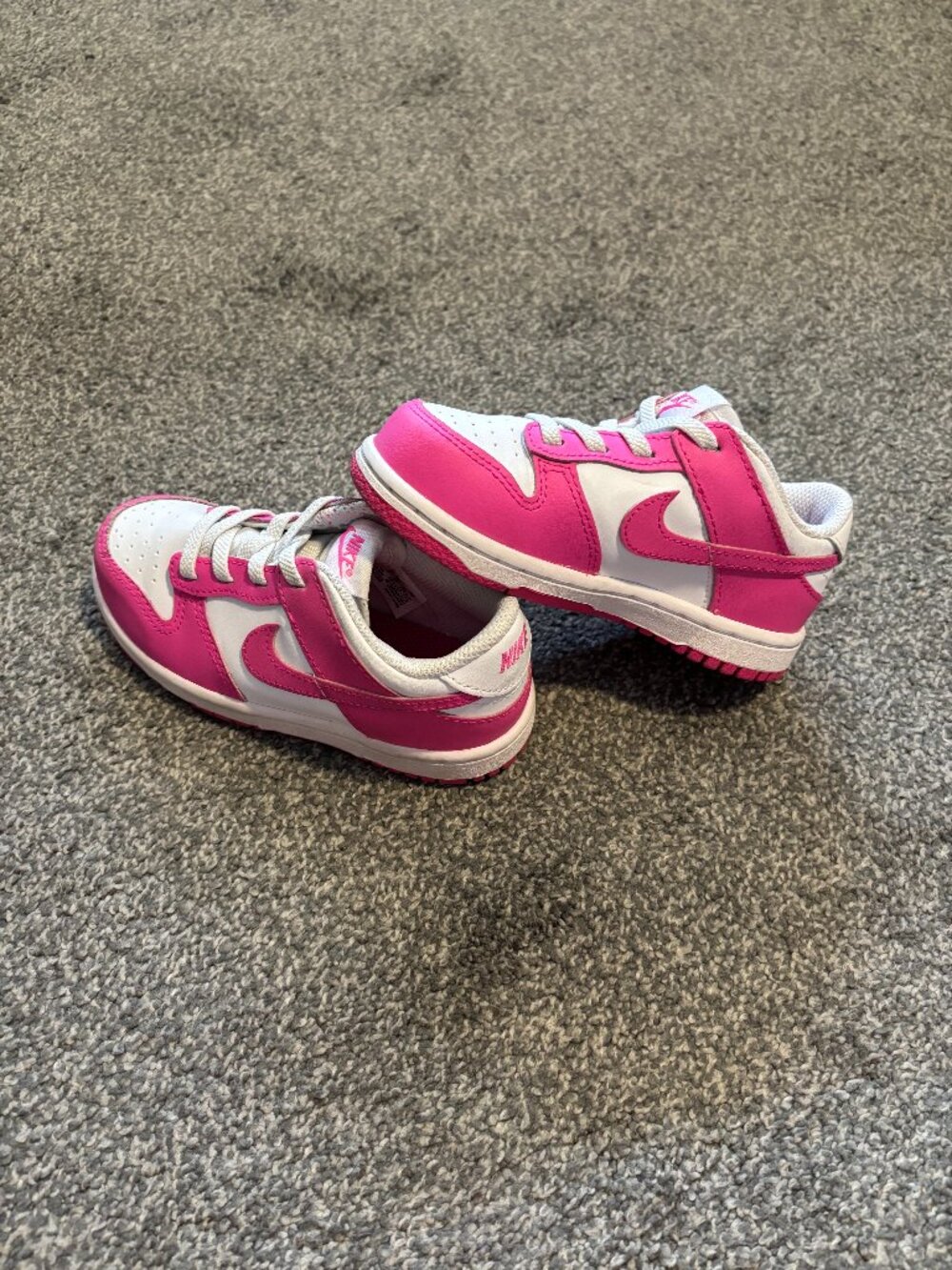 Nike pink and white no tie tennis shoes